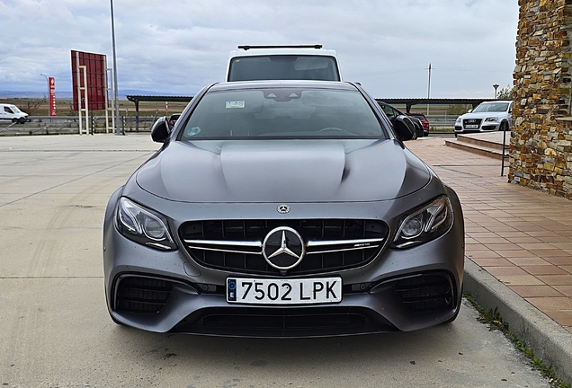 Mercedes-AMG E 63 S W213
