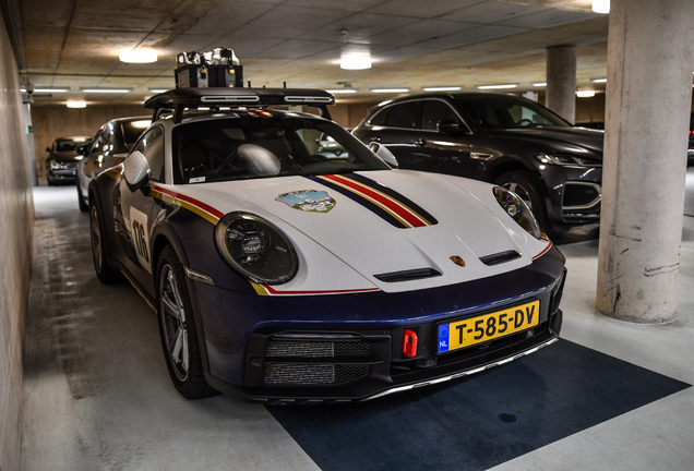 Porsche 992 Dakar