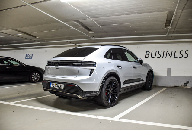 Porsche Macan EV Turbo
