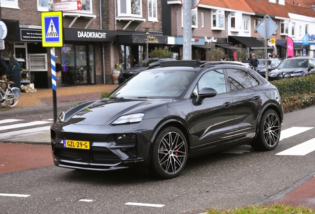 Porsche Macan EV Turbo