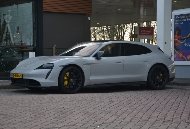 Porsche Taycan Turbo S Cross Turismo