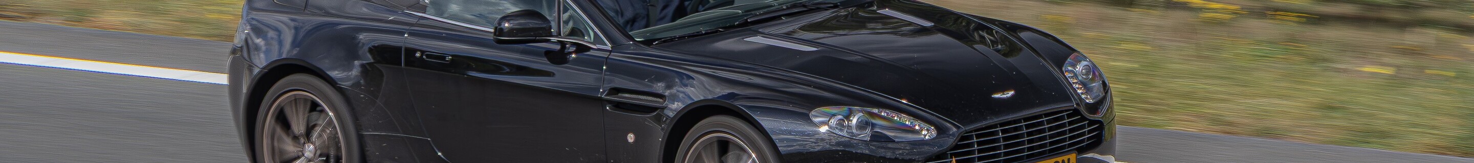 Aston Martin V8 Vantage N420 Roadster