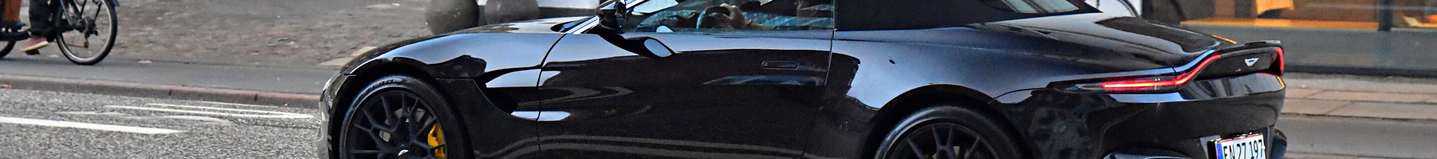 Aston Martin V8 Vantage Roadster 2020