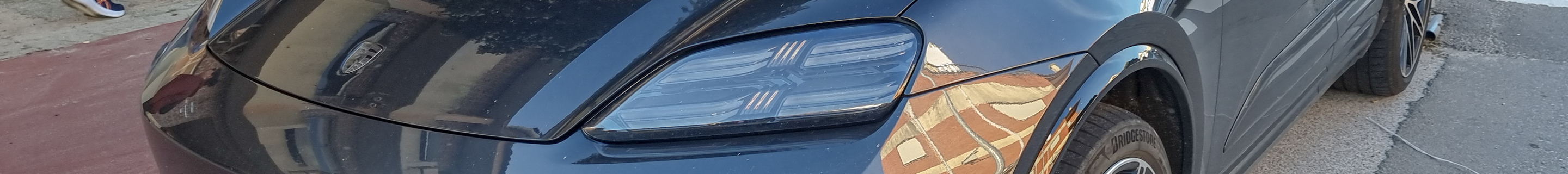 Porsche Macan EV Turbo