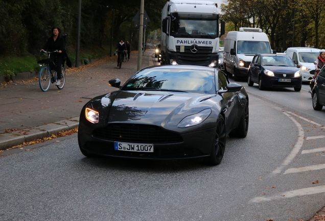 Aston Martin DB11 AMR