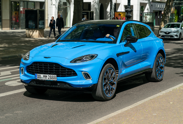 Aston Martin DBX