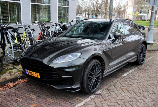 Aston Martin DBX707
