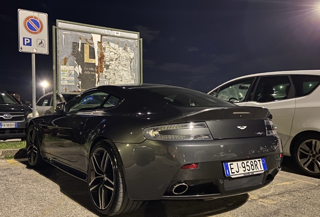 Aston Martin V8 Vantage S