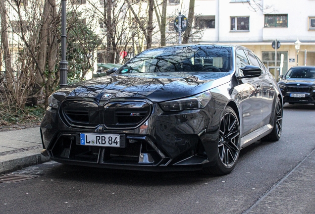BMW M5 G90