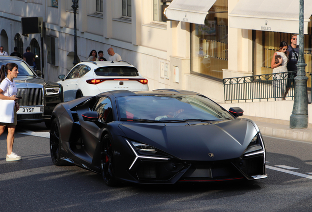 Lamborghini Revuelto