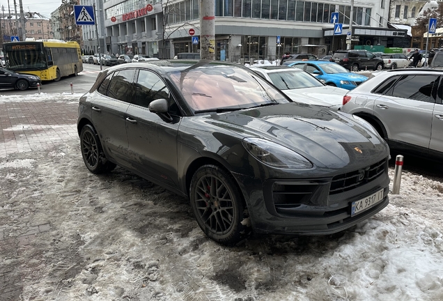 Porsche 95B Macan GTS MkIII