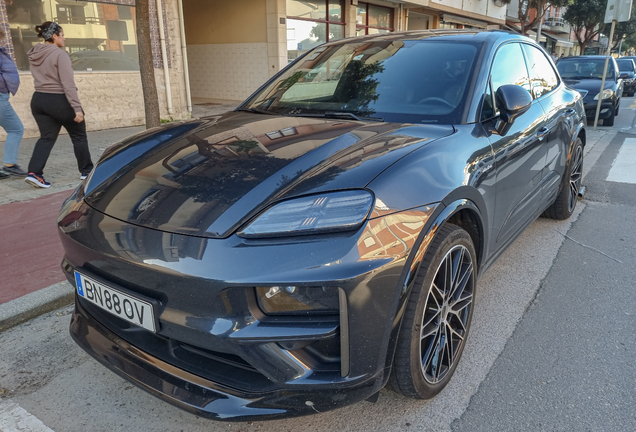 Porsche Macan EV Turbo