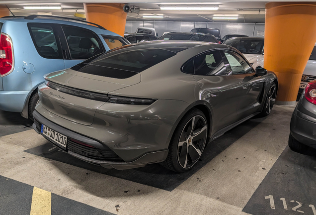 Porsche Taycan Turbo