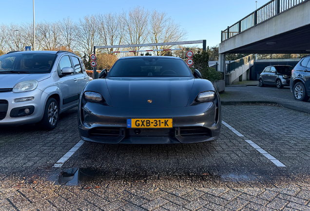 Porsche Taycan Turbo S Sport Turismo