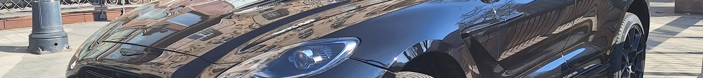 Aston Martin DBX707