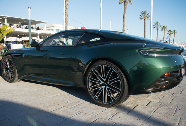 Aston Martin DB12