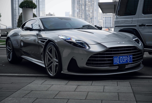 Aston Martin DB12