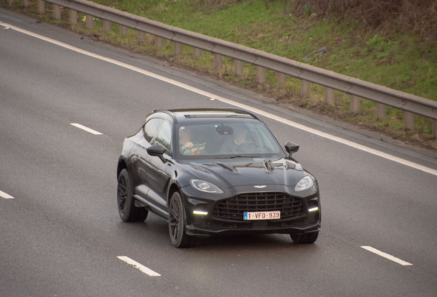 Aston Martin DBX707