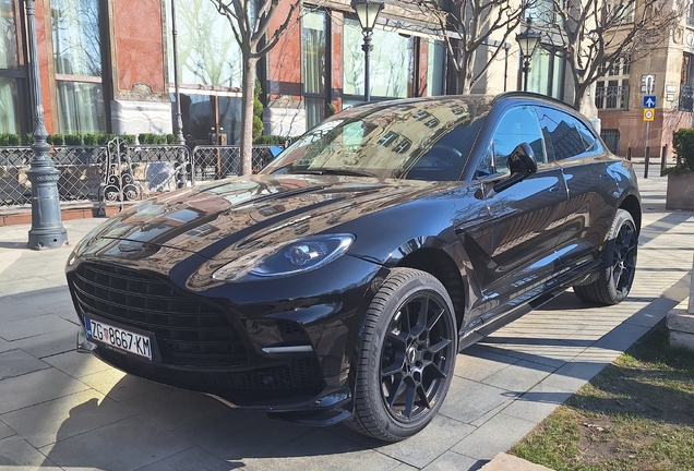Aston Martin DBX707