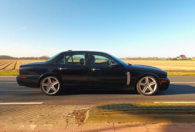 Jaguar XJR Portfolio