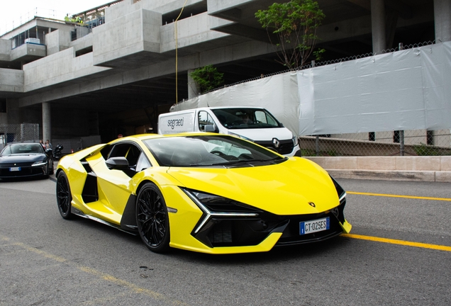 Lamborghini Revuelto