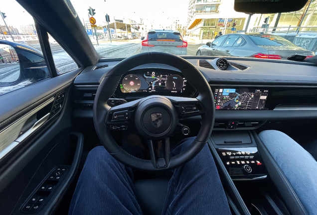 Porsche Macan EV Turbo