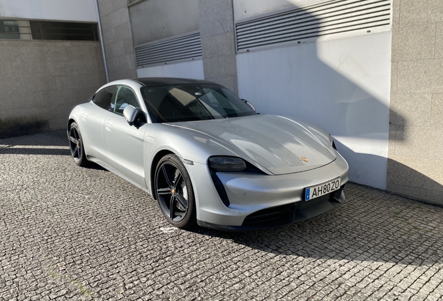 Porsche Taycan Turbo