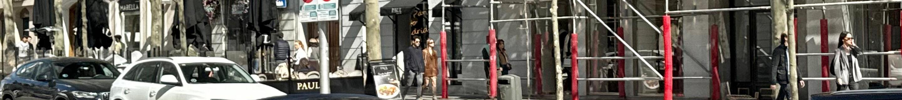 Aston Martin V8 Vantage Roadster 2025