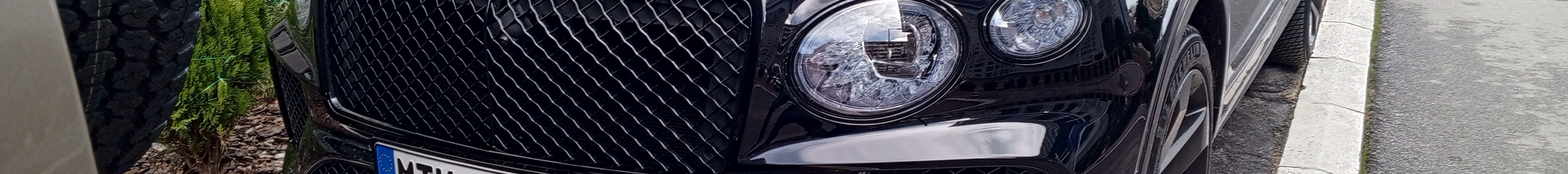 Bentley Bentayga V8 2024