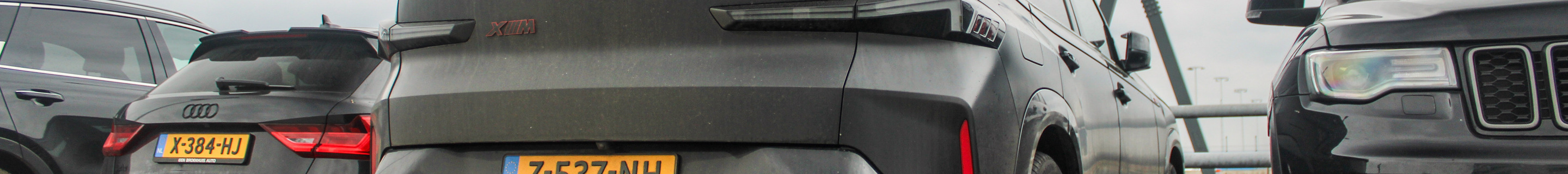 BMW XM G09 Label Red