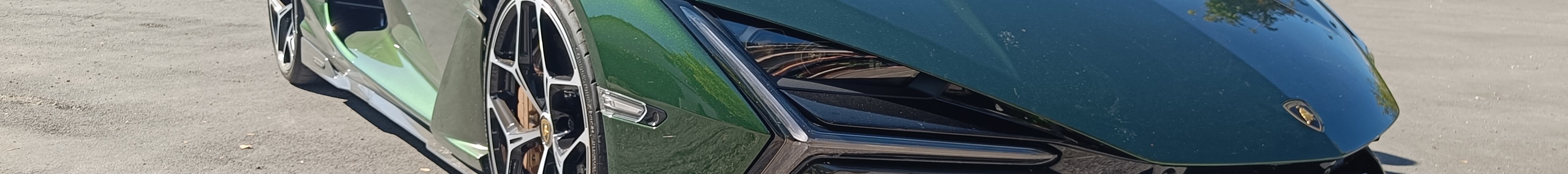 Lamborghini Revuelto