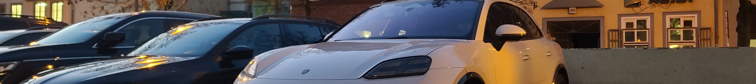 Porsche Macan EV Turbo