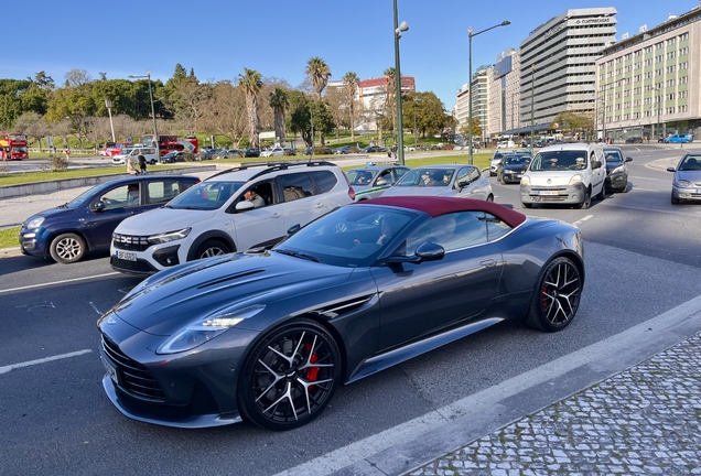 Aston Martin DB12 Volante