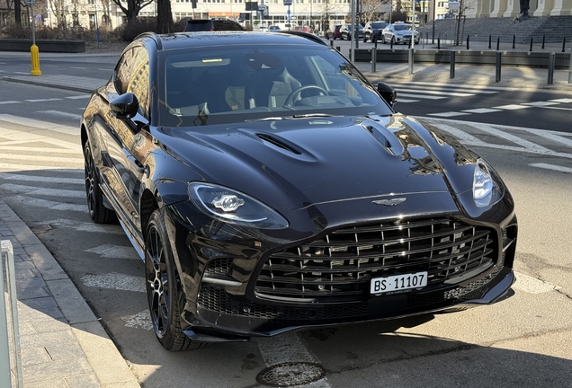 Aston Martin DBX707