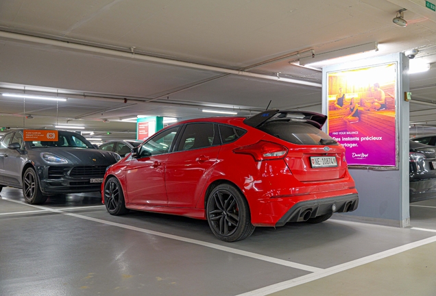 Ford Focus RS MkIII Race Red Edition
