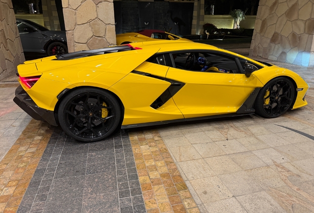 Lamborghini Revuelto