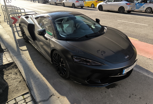 McLaren GT