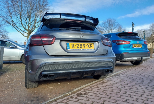 Mercedes-Benz GLA 45 AMG Edition 1
