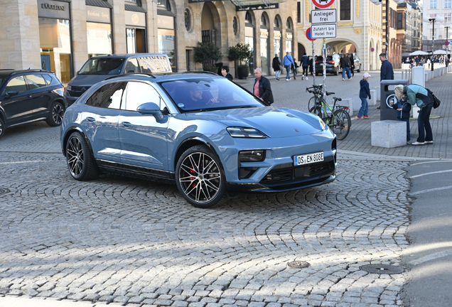 Porsche Macan EV Turbo