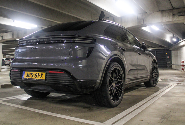 Porsche Macan EV Turbo