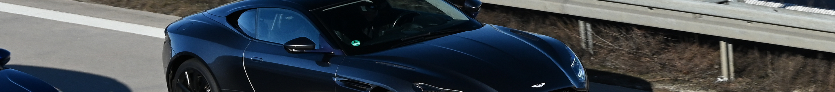 Aston Martin DB11 AMR