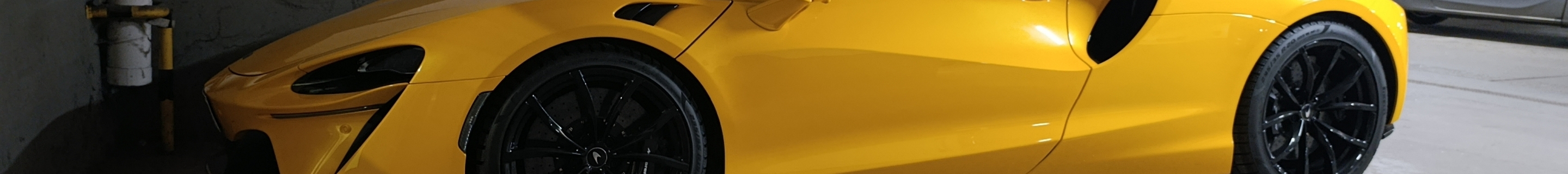 McLaren Artura Spider