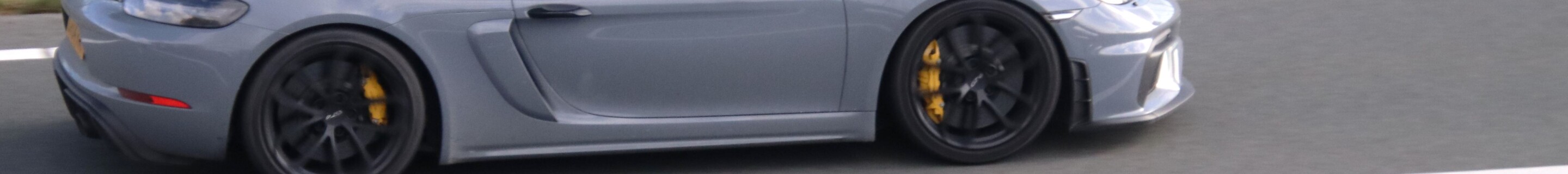 Porsche 718 Cayman GT4