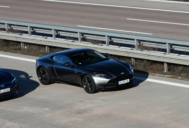 Aston Martin DB11 AMR