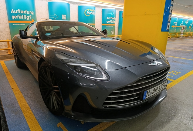 Aston Martin DB12