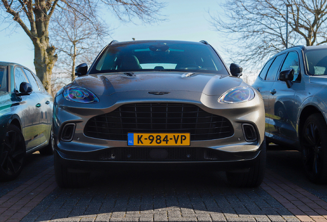 Aston Martin DBX