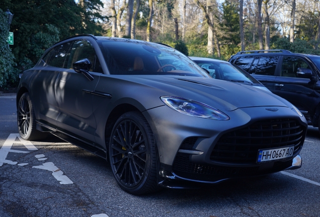 Aston Martin DBX707