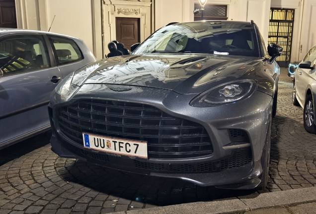 Aston Martin DBX707
