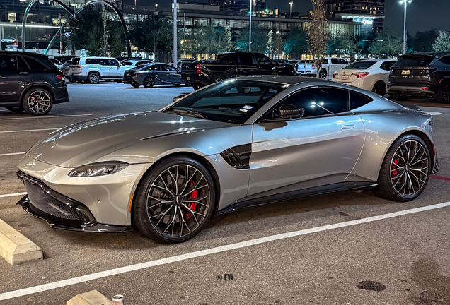 Aston Martin V8 Vantage 2018