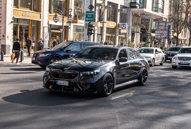 BMW M5 G90